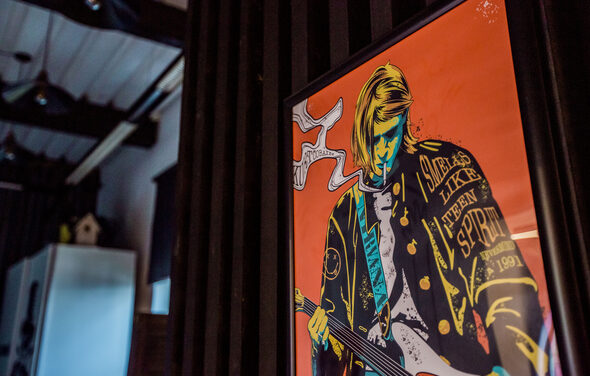 Лофт Комод. Уютный лофт со сценой, караоке и барбекю