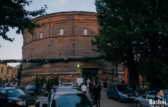 Двухуровневый лофт с профессиональным оборудованием