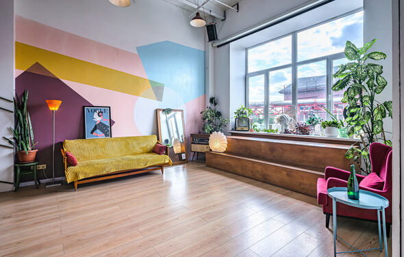 Светлый и тёплый лофт