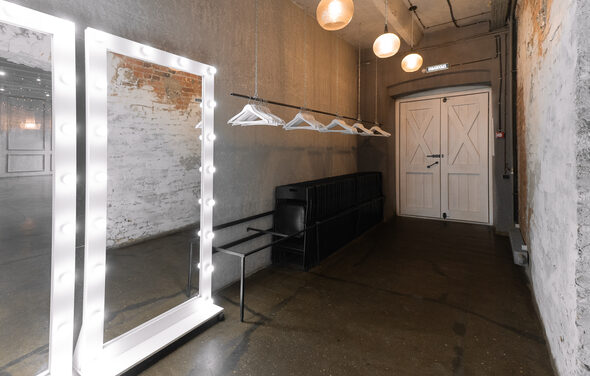 SoldOut Lофт. Лофт-пространство с панорамными окнами