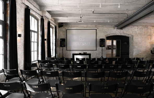 SoldOut Lофт. Лофт-пространство с панорамными окнами