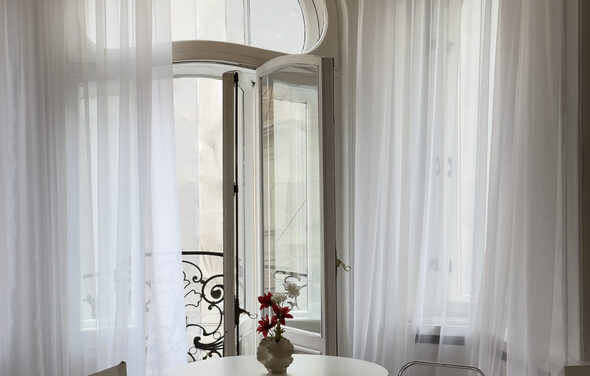 Малый зал в классическом стиле для различных мероприятий