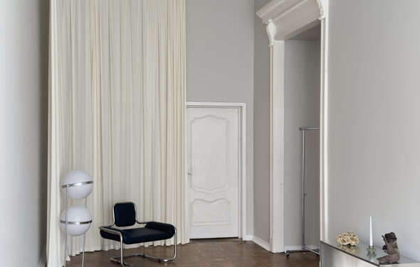 Малый зал в классическом стиле для различных мероприятий