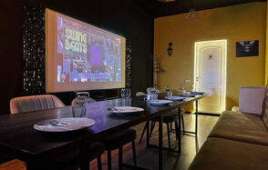 Зал Гэтсби. Яркий лофт-зал