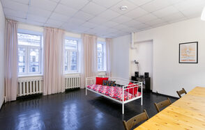 Большая квартира с видом на Невский