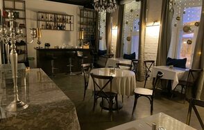 Boutique Hotel Помещение с большими окнами