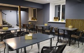 Площадка в строгих тонах для праздничных мероприятий