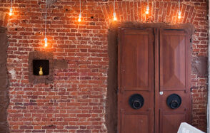 Небольшая трехэтажная площадка