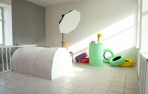 Небольшая трехэтажная площадка