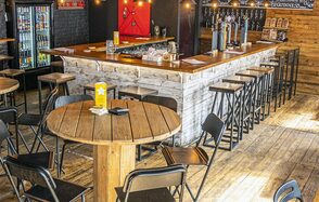 Крафт Бар 69 Pints.Комфортабельный бар под закрытие в центре