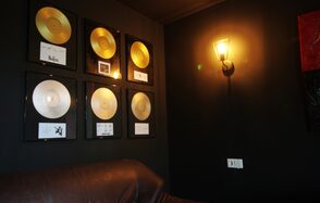 Темный лофт для творческих людей