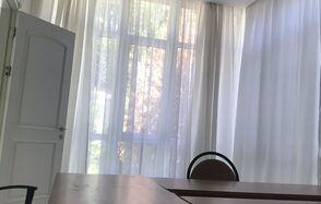 Кабинет с панорамным окном в Ялте