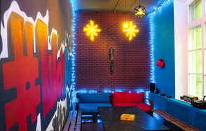 РИНГ. Лофт с дизайнерской мебелью