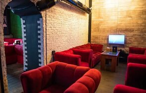 Кальянная Мята Площадка с диванами и кальянами