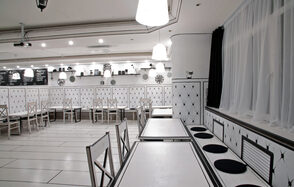 Лофт с черно-белом дизайном