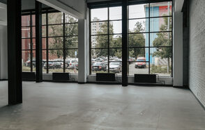 Лофт с окнами в пол 