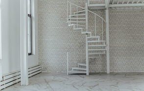 Белый лофт с верандой