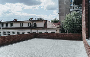 Белый лофт с верандой