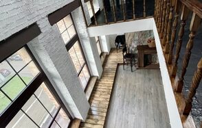 Poire Двухэтажный арт-лофт с панорамными окнами 