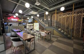 Просторный бар под закрытие для ваших мероприятий 