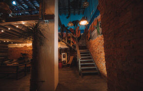 Двухуровневый лофт в гавайском стиле с верандой