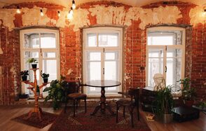 Просторный лофт из красного кирпича 