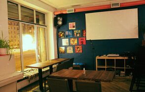 Бар под закрытие с панорамным окном