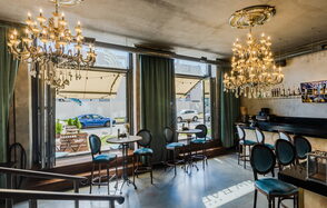 RAW BAR. Просторный лофт