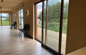 Курголовский Берег Беседка на берегу озера