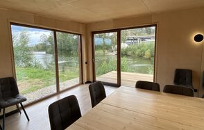 Курголовский Берег Беседка на берегу озера