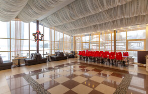 Курголовский Берег Банкетный зал на берегу озера