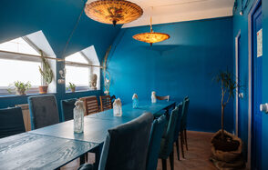 Тхали Зал с выходом на веранду