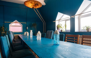 Тхали Зал с выходом на веранду