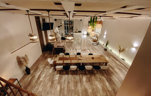 East Side Studio. Светлый двухуровневый лофт