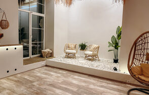 East Side Studio. Светлый двухуровневый лофт