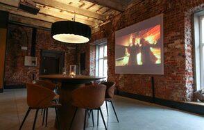 БРУСНИЦЫН ЛОФТ. Большой лофт на берегу залива