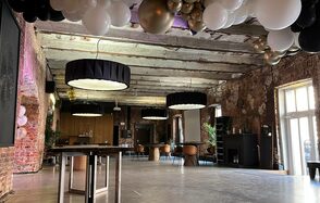 БРУСНИЦЫН ЛОФТ. Большой лофт на берегу залива