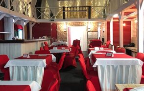 Атмосферный зал в центре Новосибирска