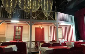 Атмосферный зал в центре Новосибирска