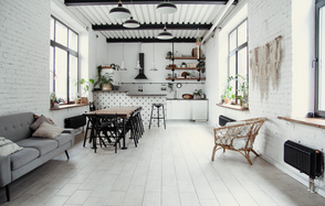 Лофт с кухней в белом кирпиче для детских праздников 