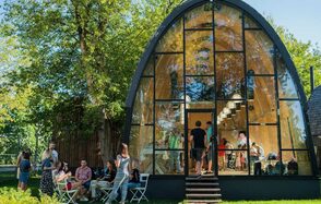 Домик с панорамными окнами для детских мероприятий