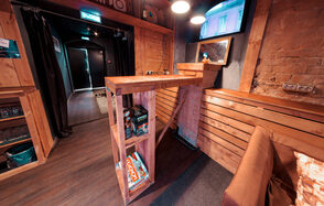 Лофт с большим экраном 