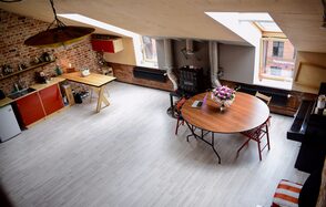 Citrus Space Лофт-мансарда с камином