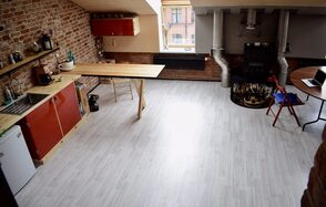 Citrus Space Лофт-мансарда с камином