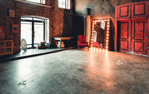 Apriori Photo Коричневый лофт с верандой