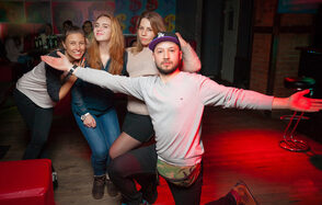  Andy Bar. Лофт-караоке для вечеринок 