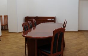 Переговорная в деловом стиле 