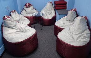 Лофт с пуфами на Спортивной