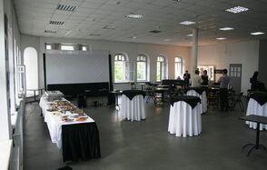 Лофт Фарфор. Торжественный лофт с роялем