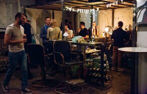 Mazel Tov Studio Двухэтажный лофт-бар